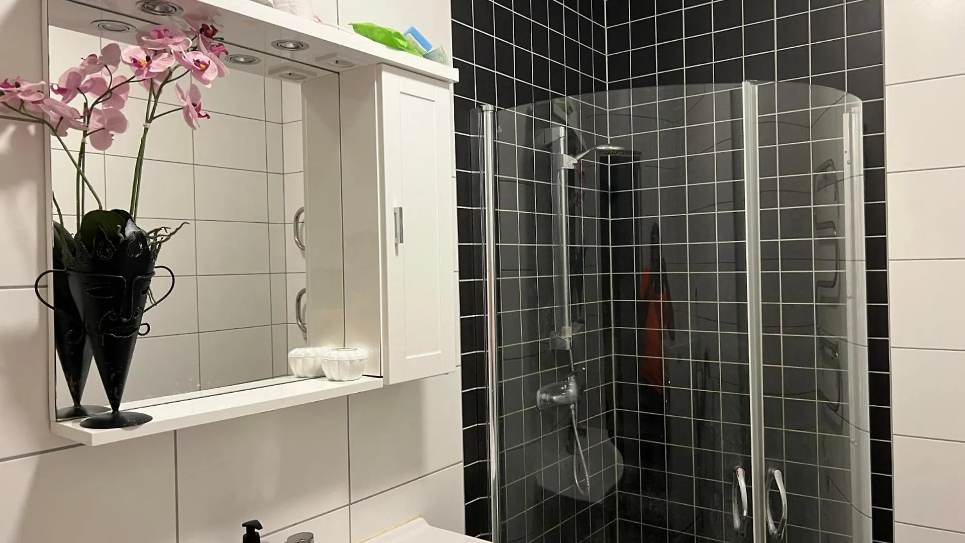 Bed & Breakfast Comfortable Room In Malmo- Husievaegen 100
